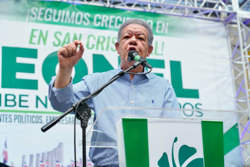 Leonel llama “ineptos” al PRM; asegura se refleja en inseguridad y alto costo de la vida