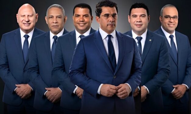 David Collado suma cinco senadores a su proyecto presidencial