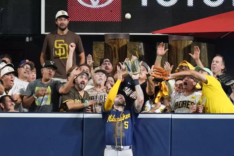 Cerveceros avanzan a revancha frente a los Dodgers, eliminan a los Padres