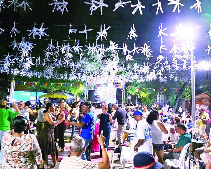 Santiago mantiene vivos diversos espacios para los bailadores de son
