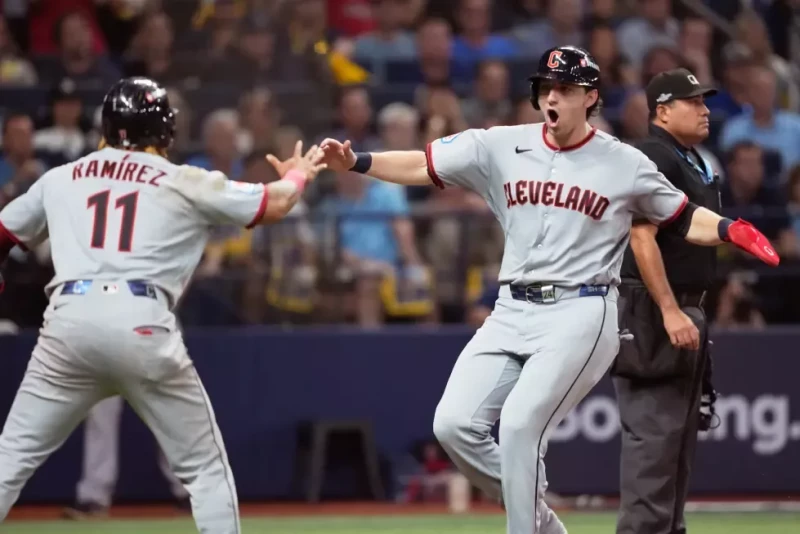 Guardianes vencen a los Rays y se llevan el primero de la Serie de Campeonato