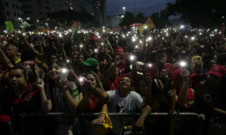La izquierda activa en las redes y las calles por Lula da Silva