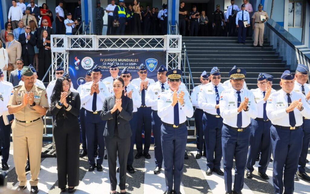 En acto encabezado por la ministra Faride Raful y el mayor general Rodríguez García, inicia recorrido de la antorcha de los IV Juegos Mundiales de Policías de la USIP