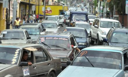 Gobierno entregó más de RD$9 mil millones en combustibles a transportistas; senadores beneficiados