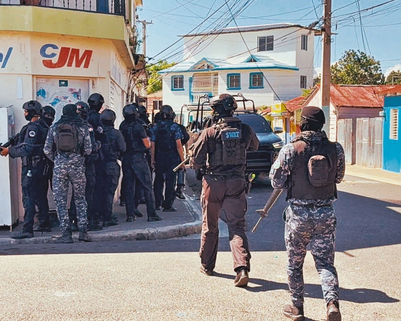 Militarizan SFM, Salcedo y otros pueblos del Cibao por jornadas de protestas