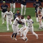 Los Rays reaccionan y logran su primera victoria en la Serie Mundial