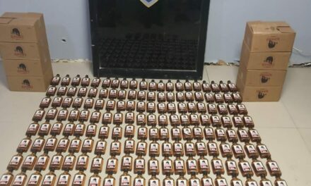 Policía ocupa 1,400 cigarrillos y 186 unidades de ron de contrabando en San Juan de la Maguana